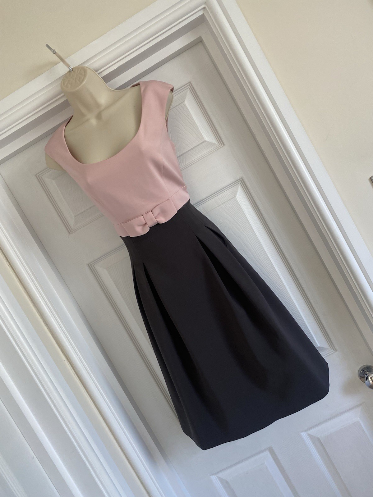 EXQUISITE PHASE EIGHT SIZE 10 USA 6 SOFT BLUSH & BLACK FIT &FLARE PARTY DRESS