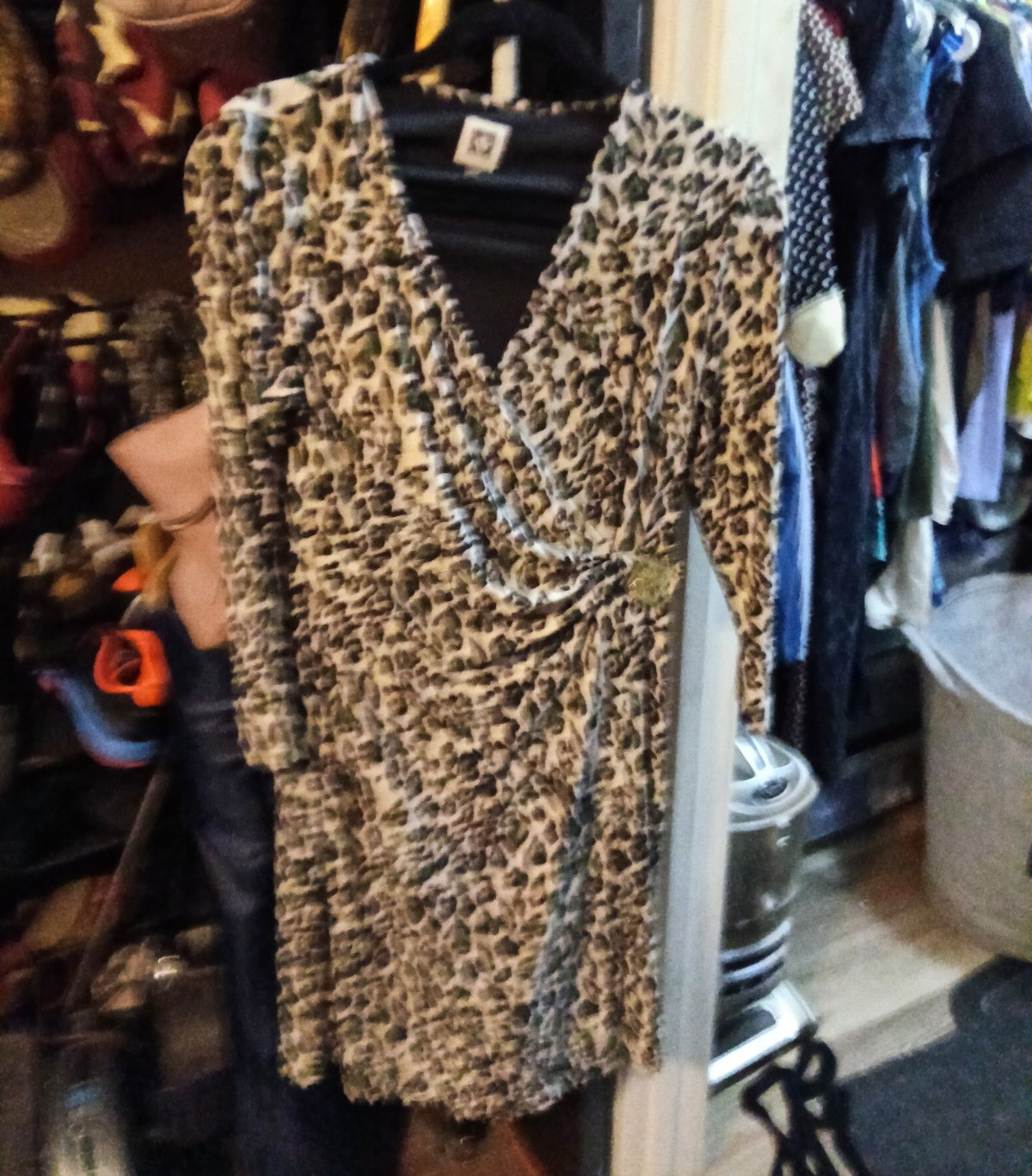 White House Black Market Leopard Ruched Sheath Dress V-Neck 3/4 Sleeve XS