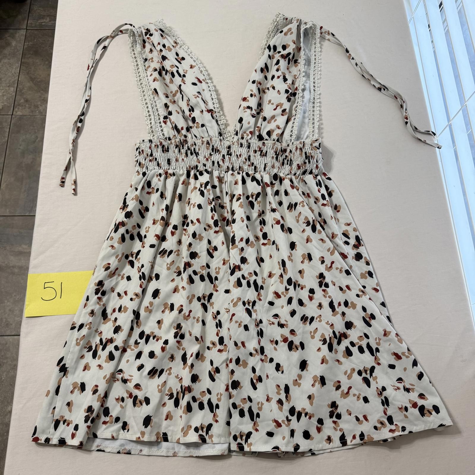 Women’s Lightweight Printed Dress with Deep V Neck and Tie Straps Size Large