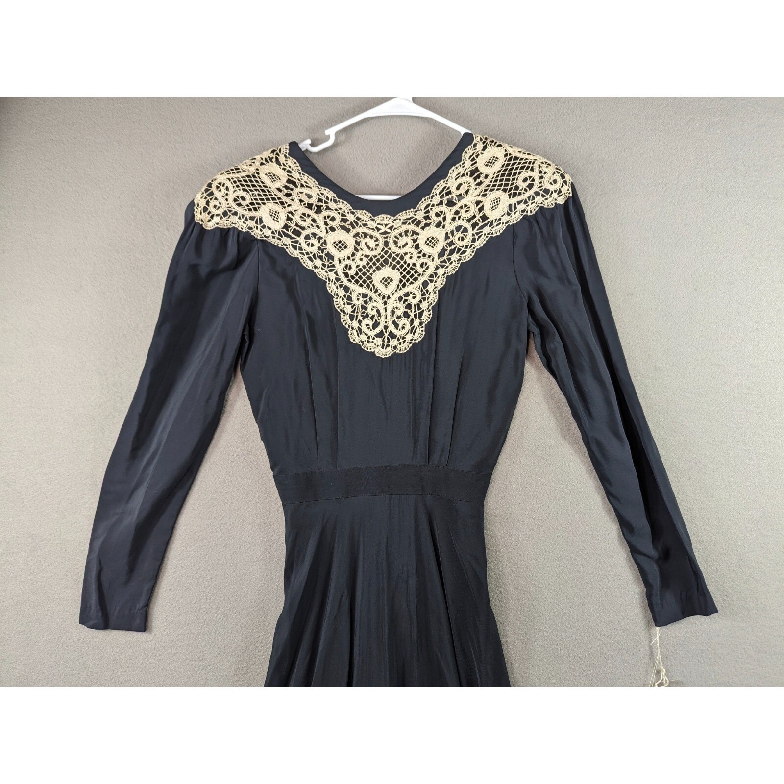 Nancy Johnson Maxi Dress Pearl Floral Lace Long Sleeve Witchy Flared Size 6 NWT