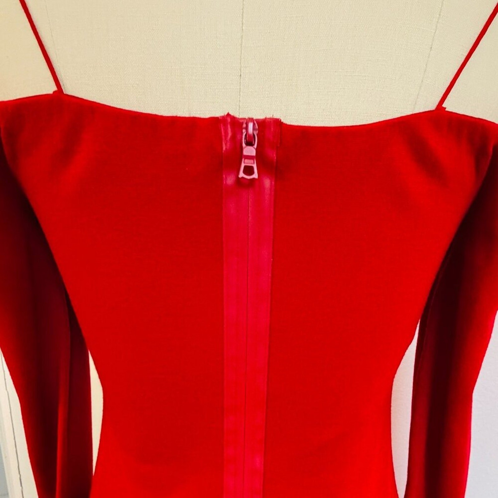 Alice +Olivia DorindaFitted Red Long-Sleeved Off the Shoulder Midi Dress, Size 4