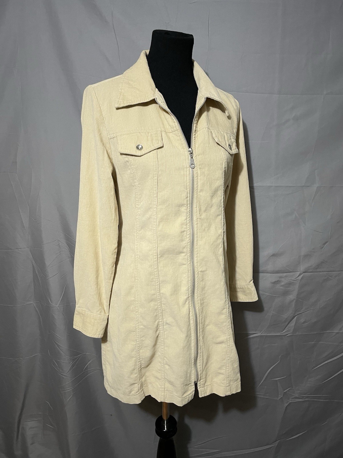 5•7•9 Vintage Beige Corduroy Short Shirt Dress Front Full Zip Pockets Sz M 9
