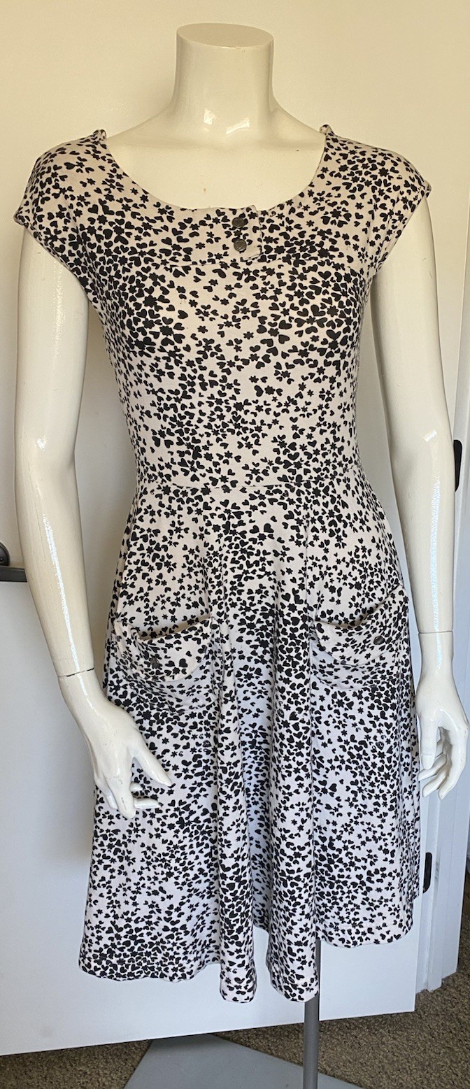 Effie’s Heart Dress Sz S White Black Hearts Pockets Cotton Leaves Short Sleeves
