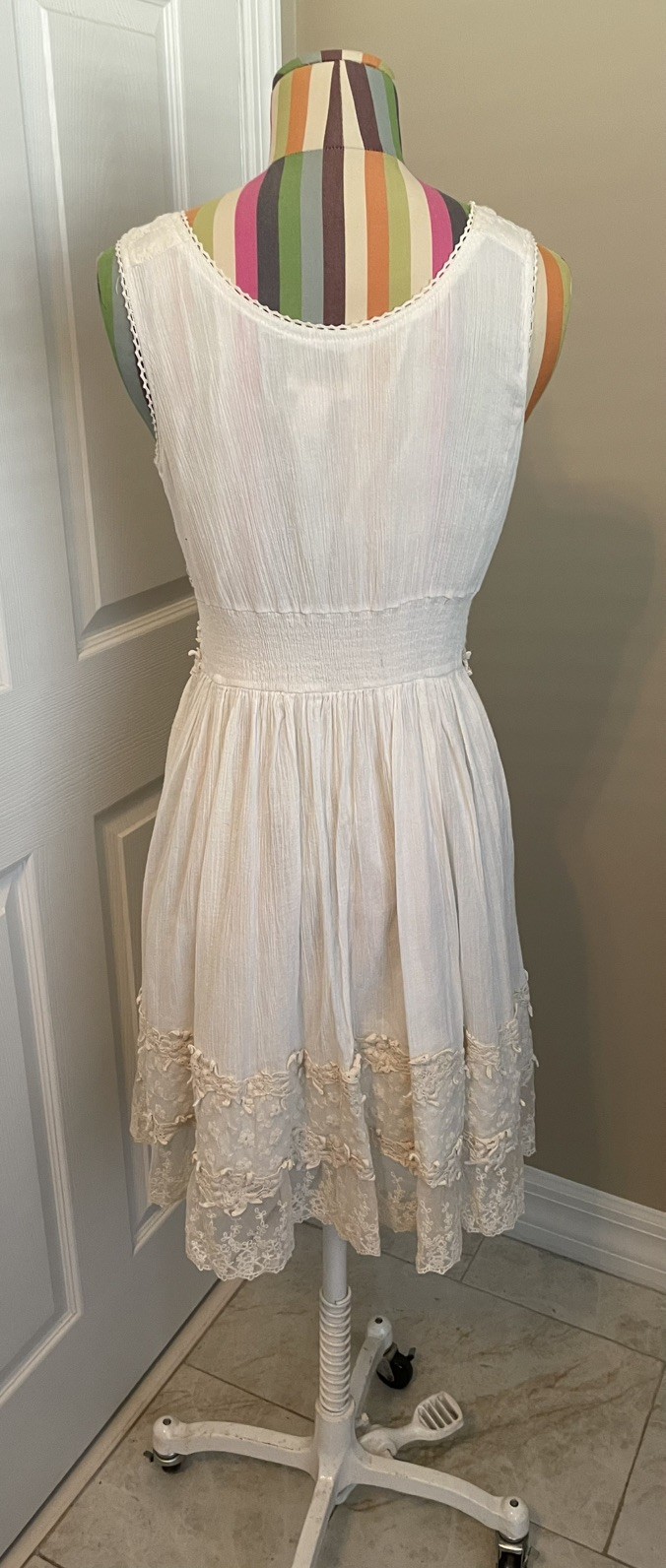Klozlyne Medium Beige/Lace dress