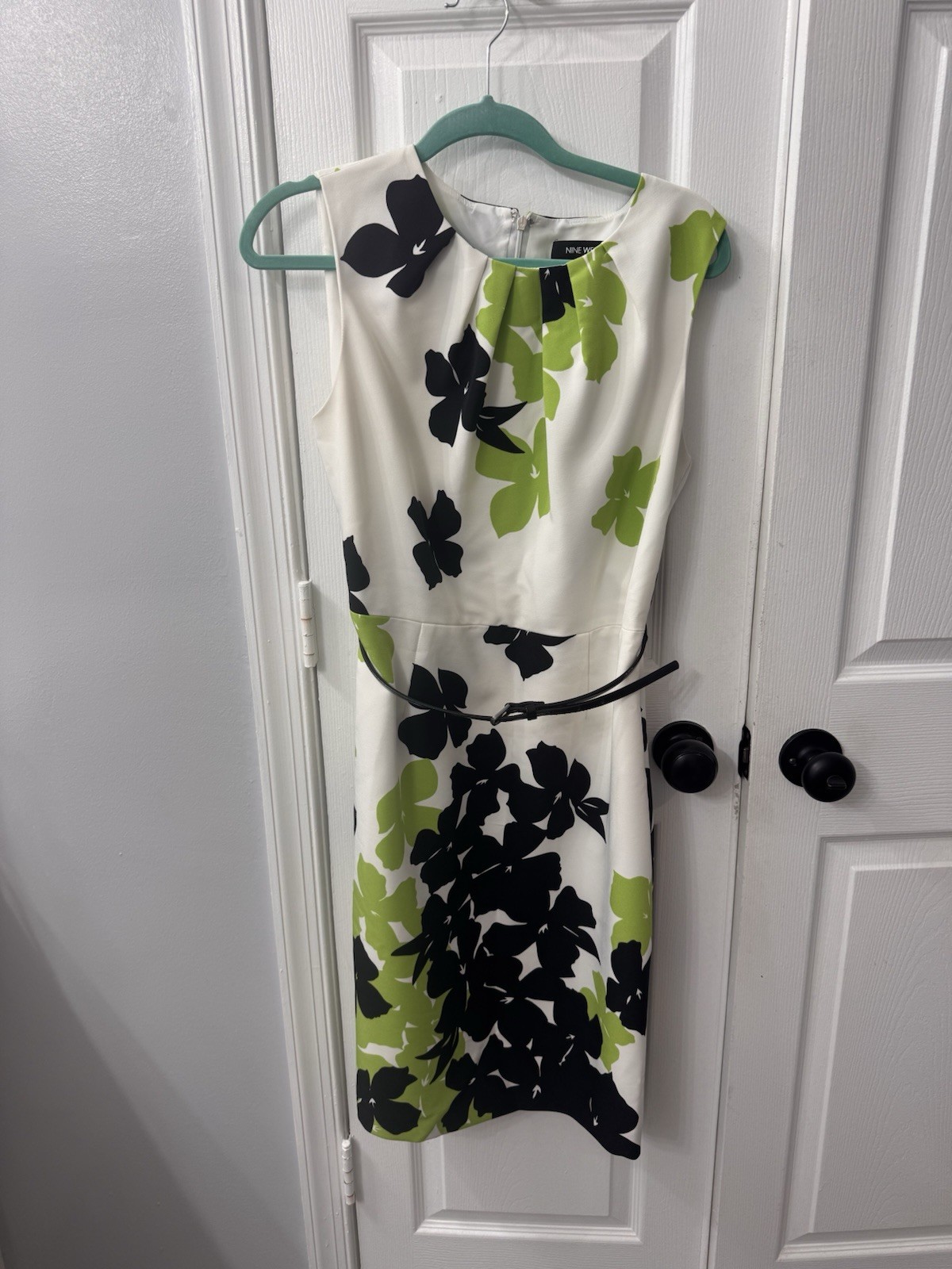 Nine West White Sleeveless Pencil Dress Bold Green Black Floral 8