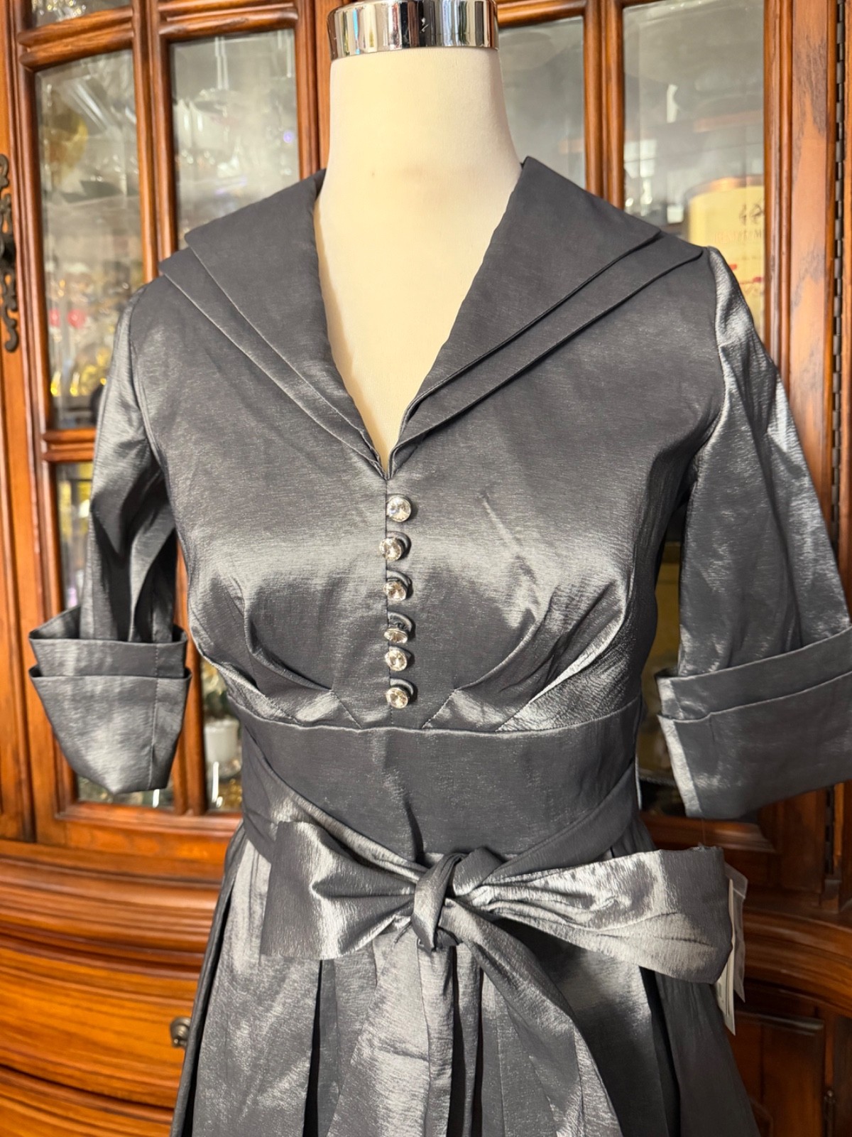 NEW Donna Ricco Silver Metallic size 4 fit & Flare Taffeta Pleat Skirt dress