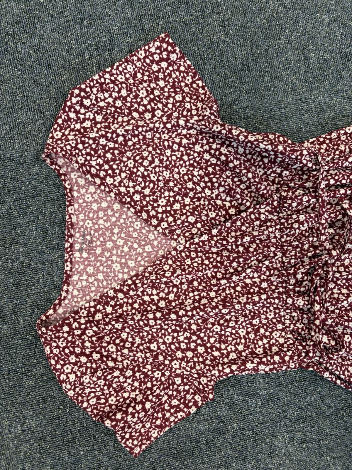 Burgundy/White Floral V-Neck A-Line Mini Dress Short Sleeve Ruffle Size S