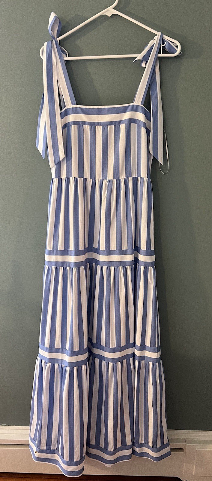 Aura White & Blue Striped Maxi Dress – size (S)