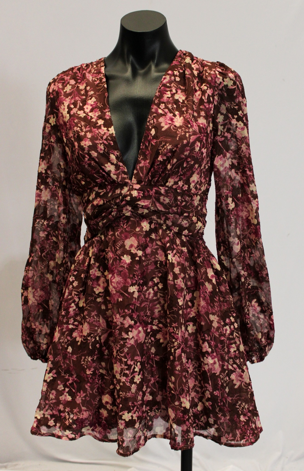 Showpo Women’s Eleanor Twist Front Mini Dress EJ3 Wine Floral Size US 4 NWT