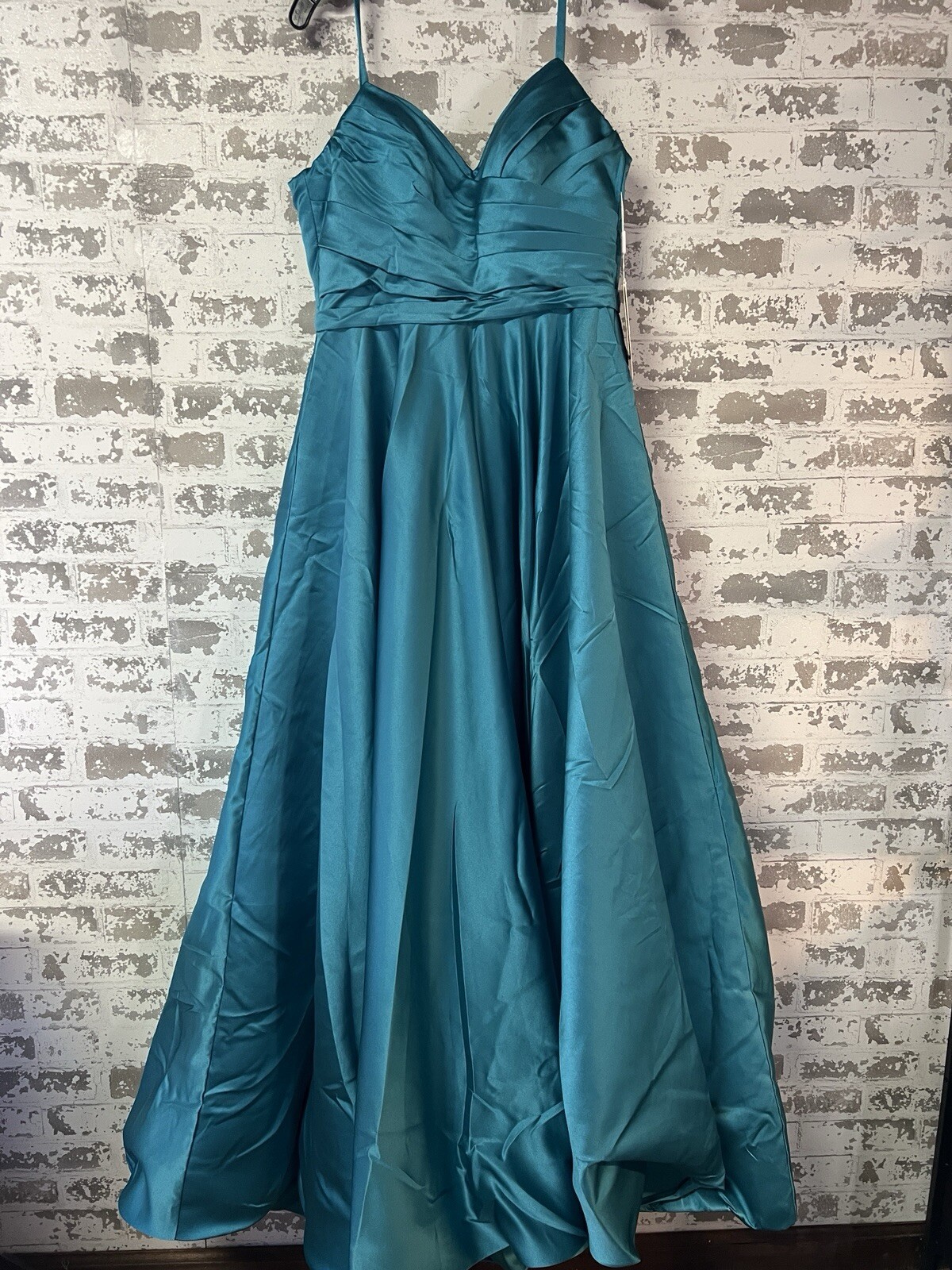 NWT! STACEES A-line V Neck Sleeveless Floor-Length Satin Prom Dress w/ Pleated
