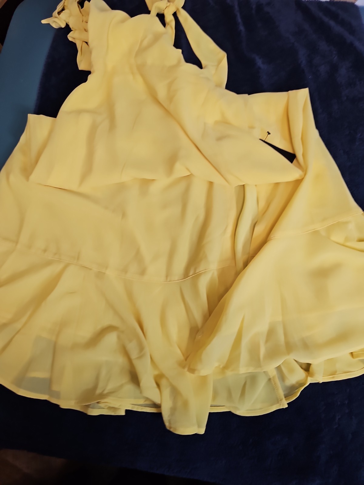 NWT Lulus Summer Invite Yellow Tie Strap Tiered Midi Dress Women’s Small sundres