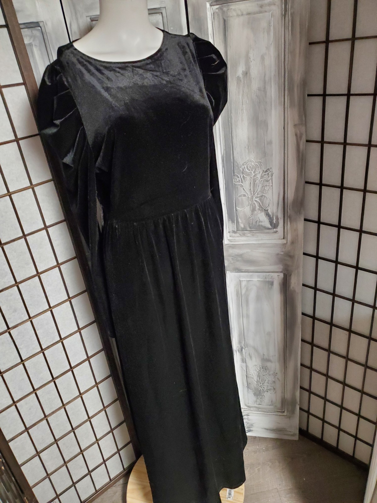 Zesica NWT black Velvet Long Sleeve Maxi Dress L GOTHIC Steampunk Witchy no belt