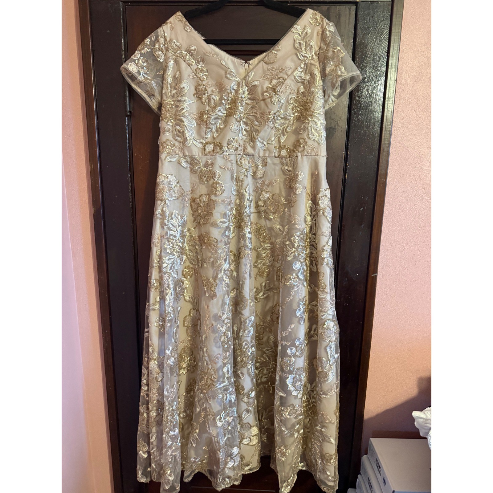Oleg Cassini 16 Gold Formal Floral Embroidered Sequin Gown Champagne Dress