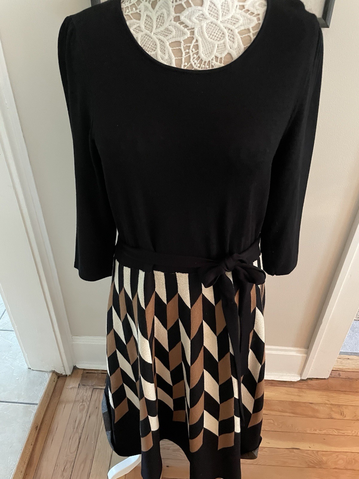 DANNY & NICOLE Black/Cream/Tan Geometric 3/4 Sleeve Belt Sweater Dress Sz L