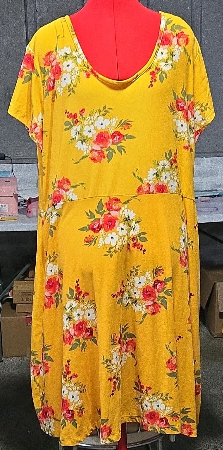 Bobbie Brooks Yellow Floral A-Line Knee Dress 2X V-Neck Short Sleeve