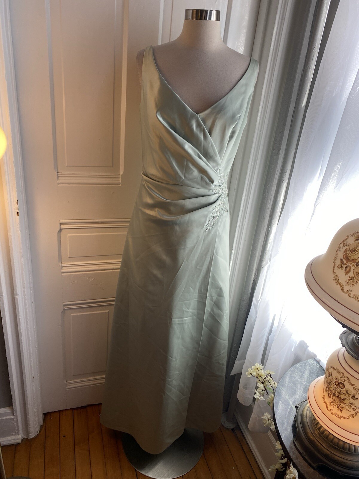 IMPRESSION SILVER GRAY LONG FORMAL STRAP DRESS-EMBROIDERED GLITTER SIDE-SIZE12!!