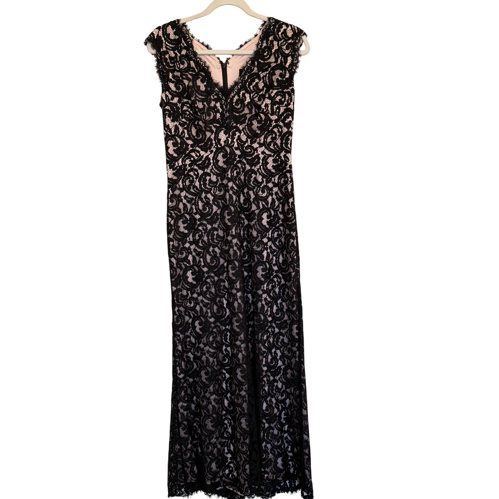 Tadashi Shoji Black Lace V-Neck Full Length Gown Size 6 Cap Sleeve Back Zip