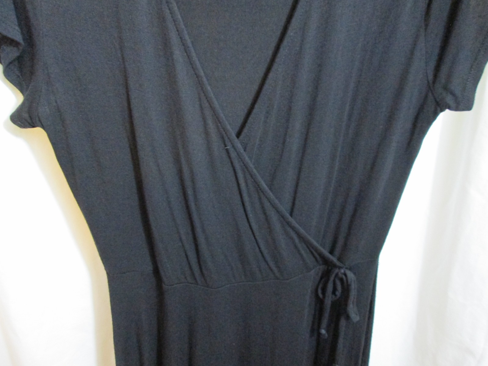 LBD Women Sz Large V cross over A-line skirt shark hem cap sleeve Black