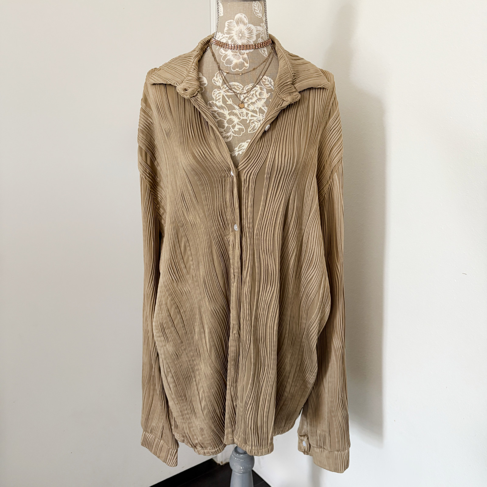 Matte Collection cream brown ribbed button up dress Sz L