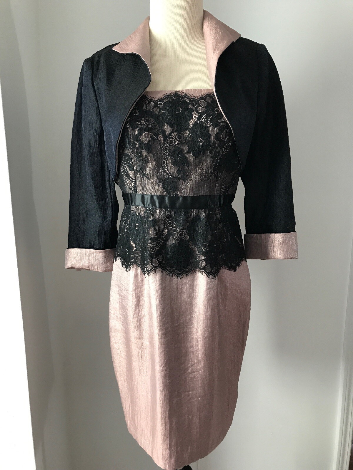 Adrianna Papell Occasions Lace Blush /Black 2PC Dress Cropped Jacket Sz 4P