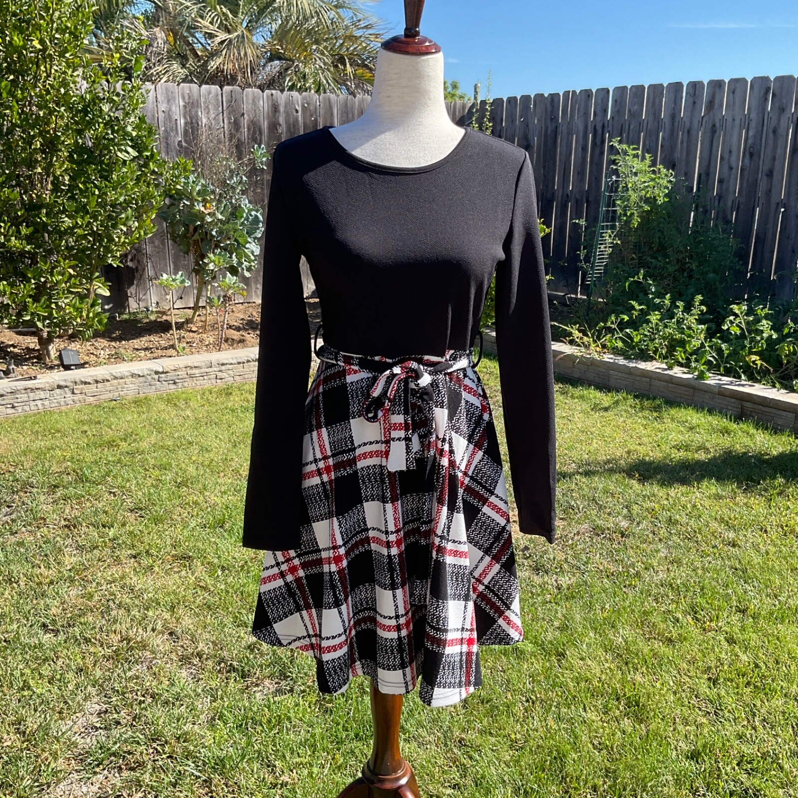 Plaid Dress Size M Long Sleeve Red Black White With Sash Tie Holiday Christmas