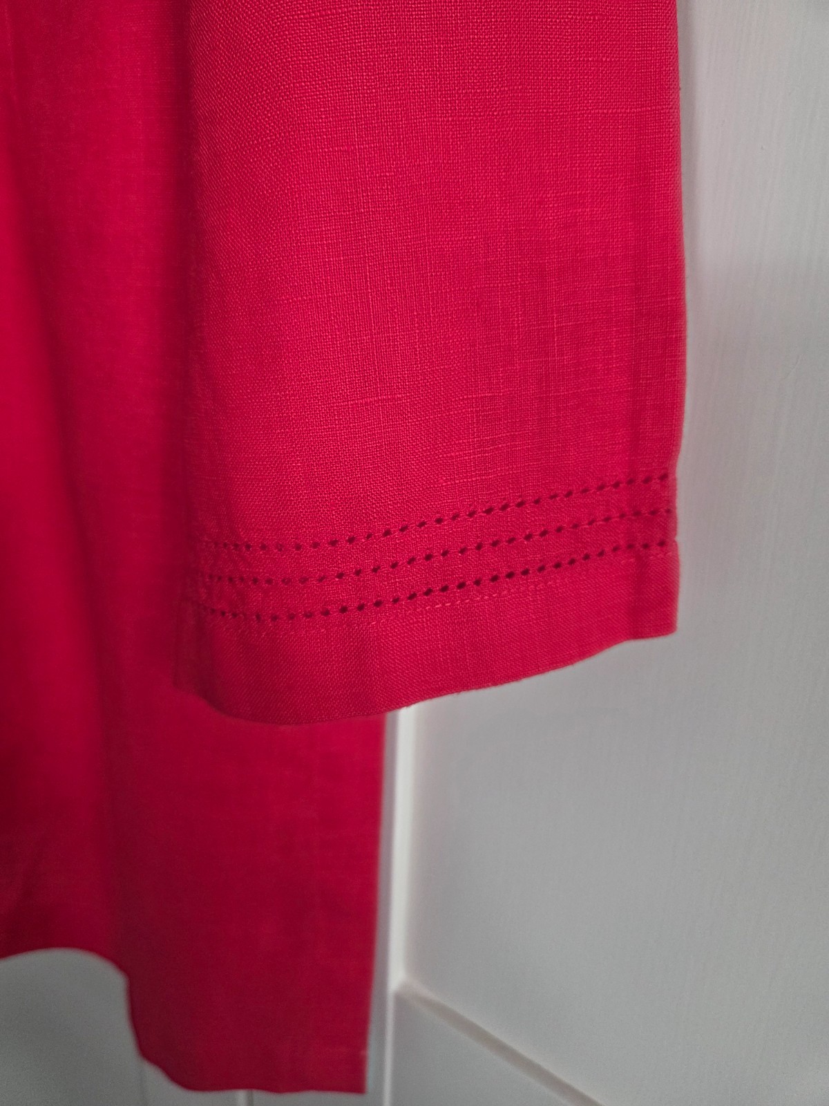 East red linen button front v neck mid length tunic/top size 12 worn once