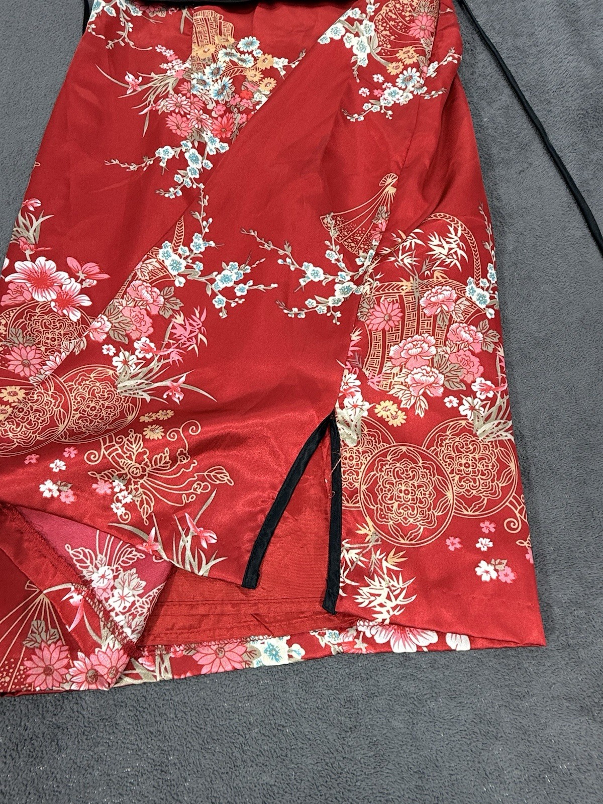Red Asian Chinese Cheongsam Style Dress Up Women’s Size 8 Floral Satin Damaged