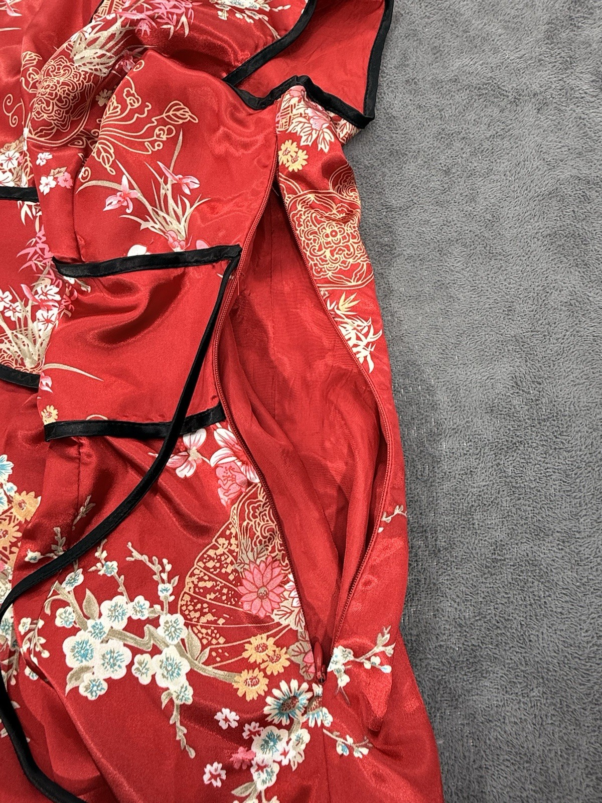 Red Asian Chinese Cheongsam Style Dress Up Women’s Size 8 Floral Satin Damaged