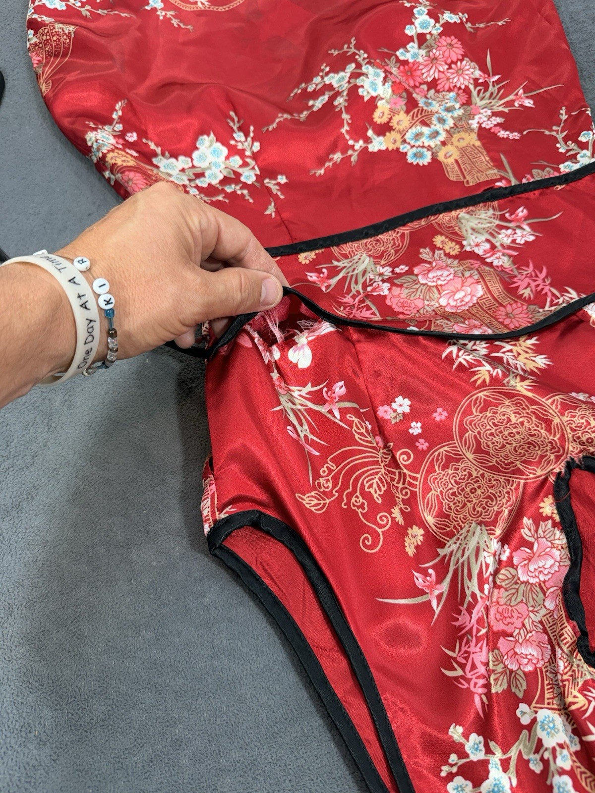 Red Asian Chinese Cheongsam Style Dress Up Women’s Size 8 Floral Satin Damaged