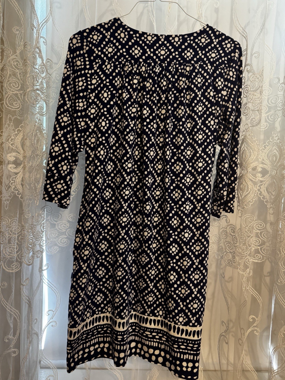 Women’s Black/White Geometric Shift Dress V-Neck 3/4 Sleeve Knee Size SKU29