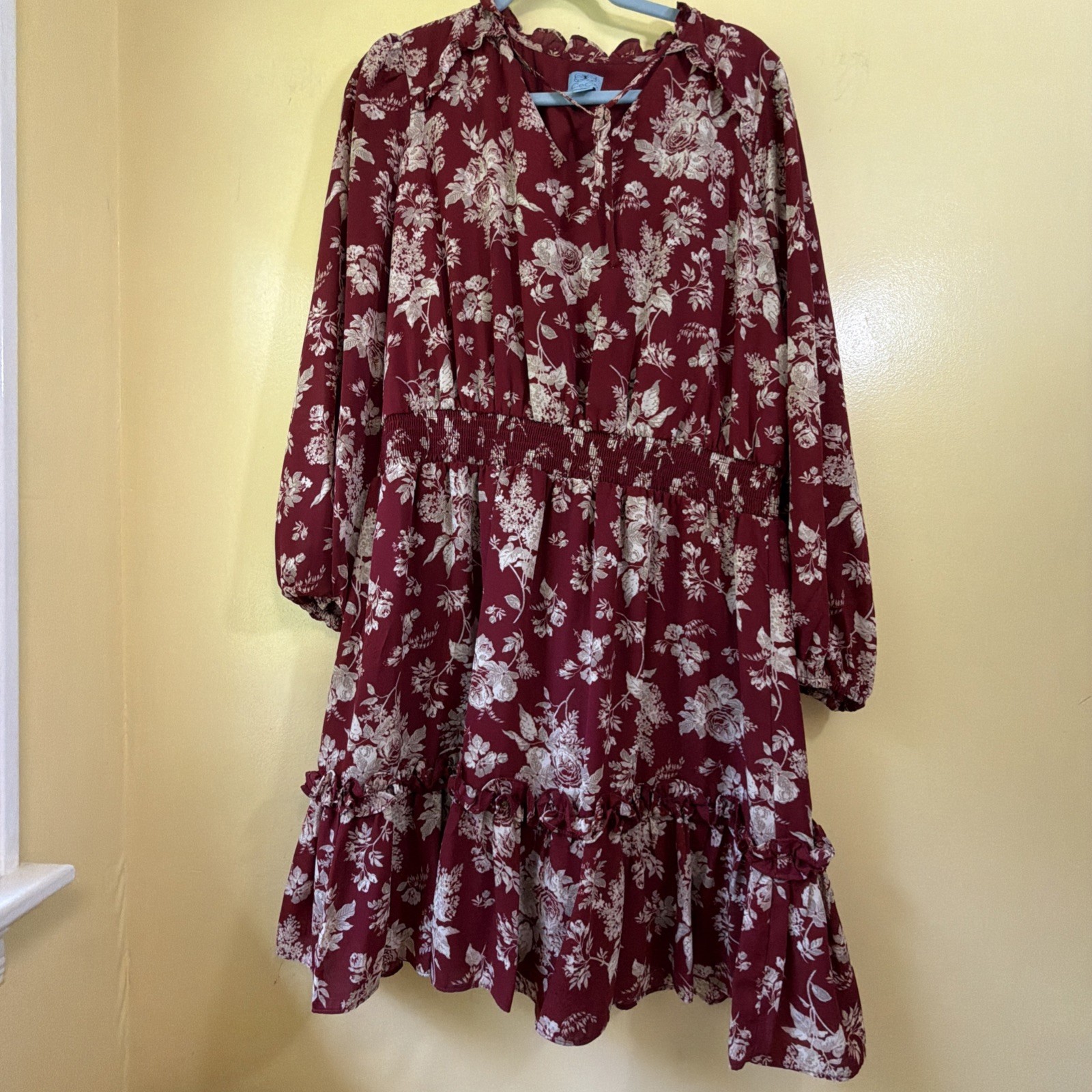 NWT CeCe Woman’s Red Floral Dress Size 1X preowned excellent condition! See pics