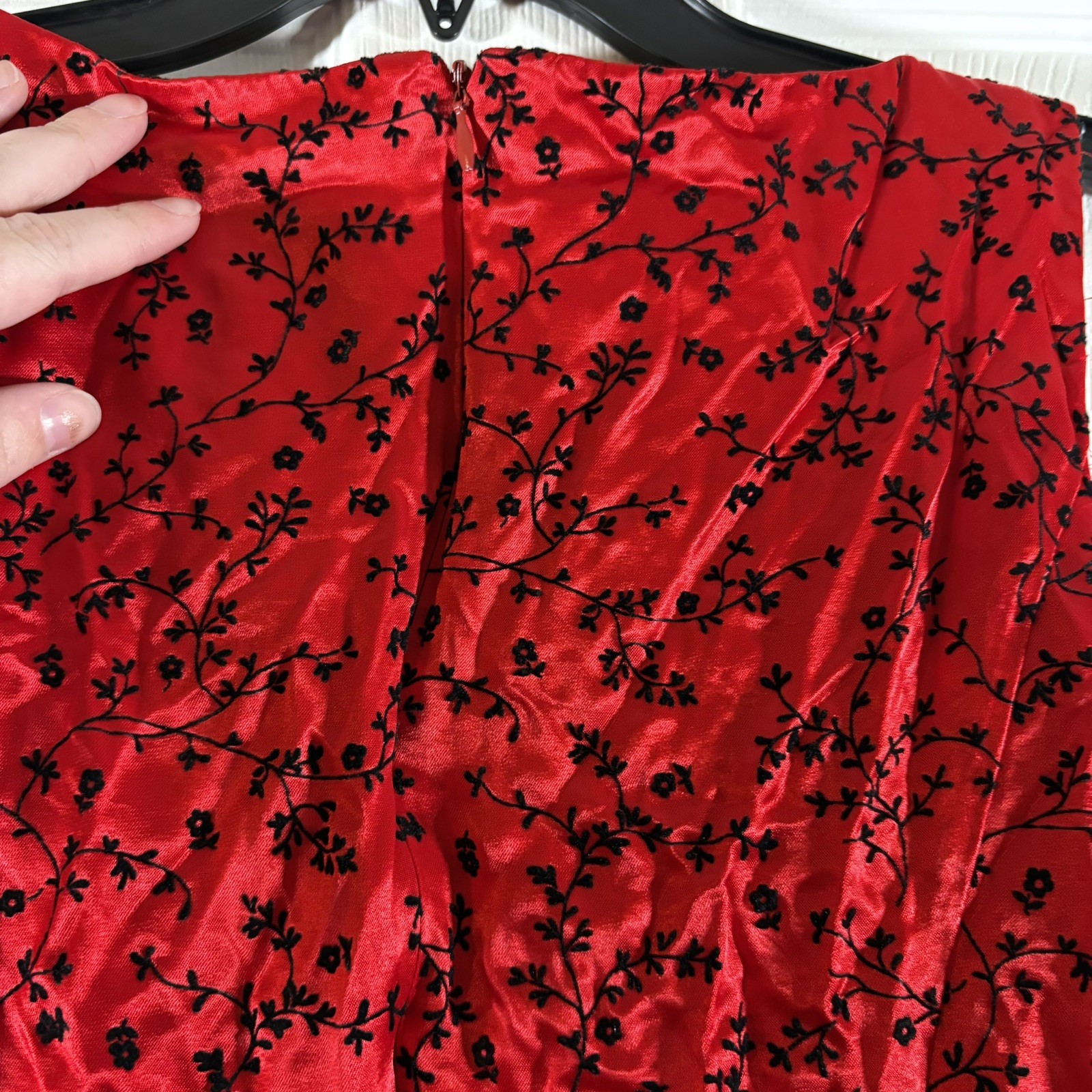 Dani Max Vintage 90s Y2K Sheath Size 10 Red Black Floral Satin Sleeveless