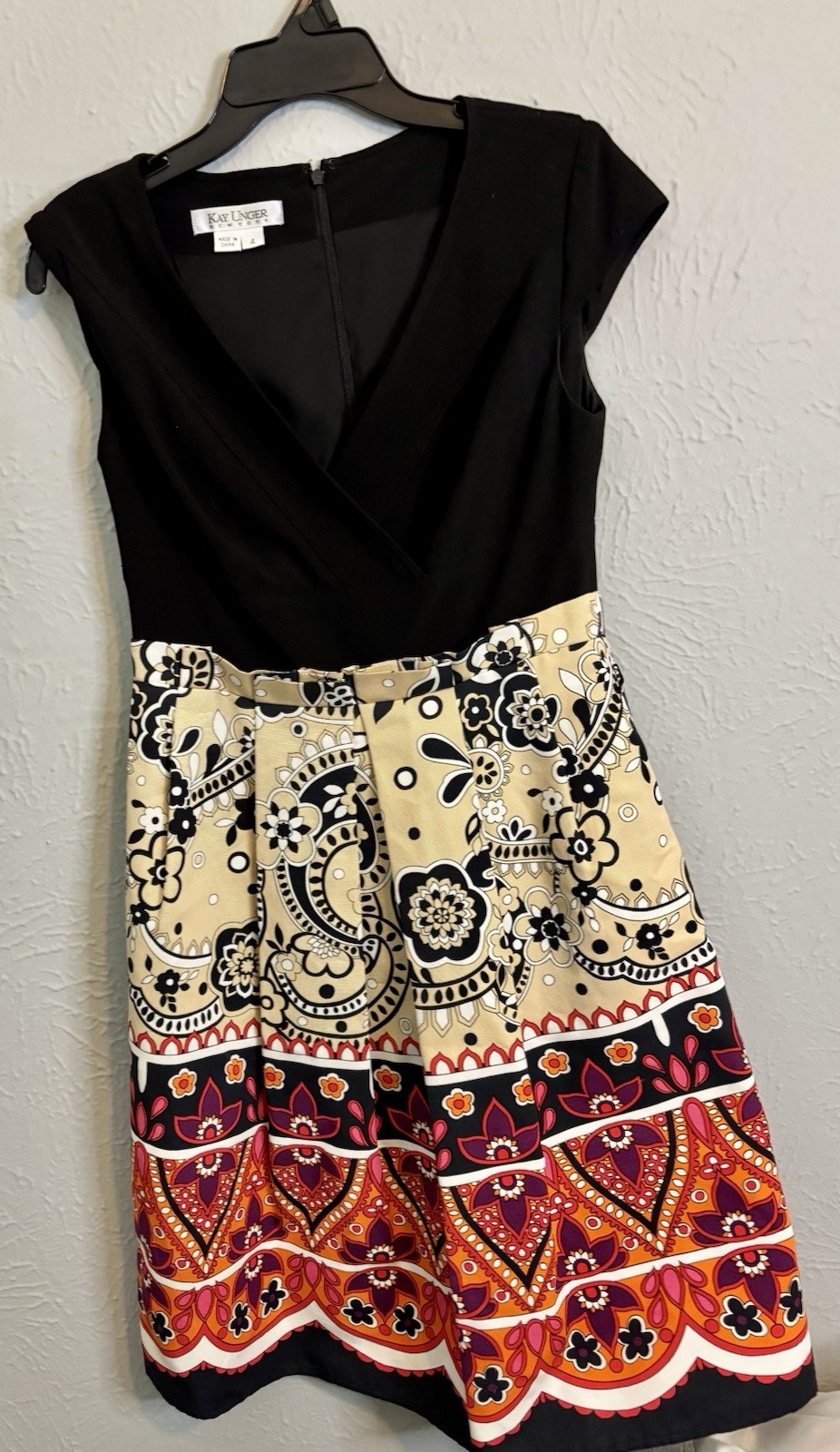 Kay Unger Size 4 Black Floral Cap Sleeve Silk Pleated Gathered Attached Skirt