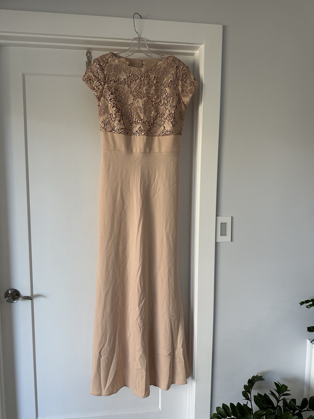 JS Collections Sequin And Floral Embroidered Cap Sleeved Gown Size 6 #B84