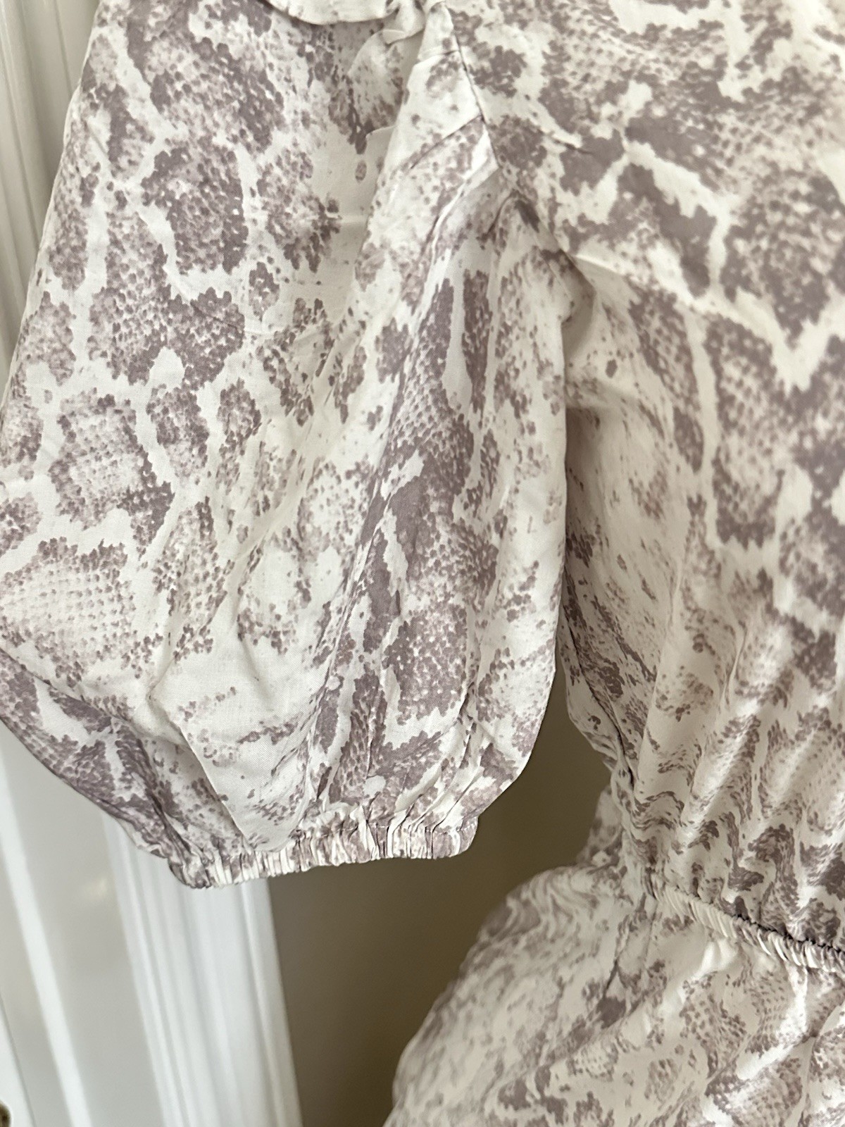 Olivaceous White Lilac Snake-Print Mini Dress w/ Front Tie & Ruffle Hem Sz S