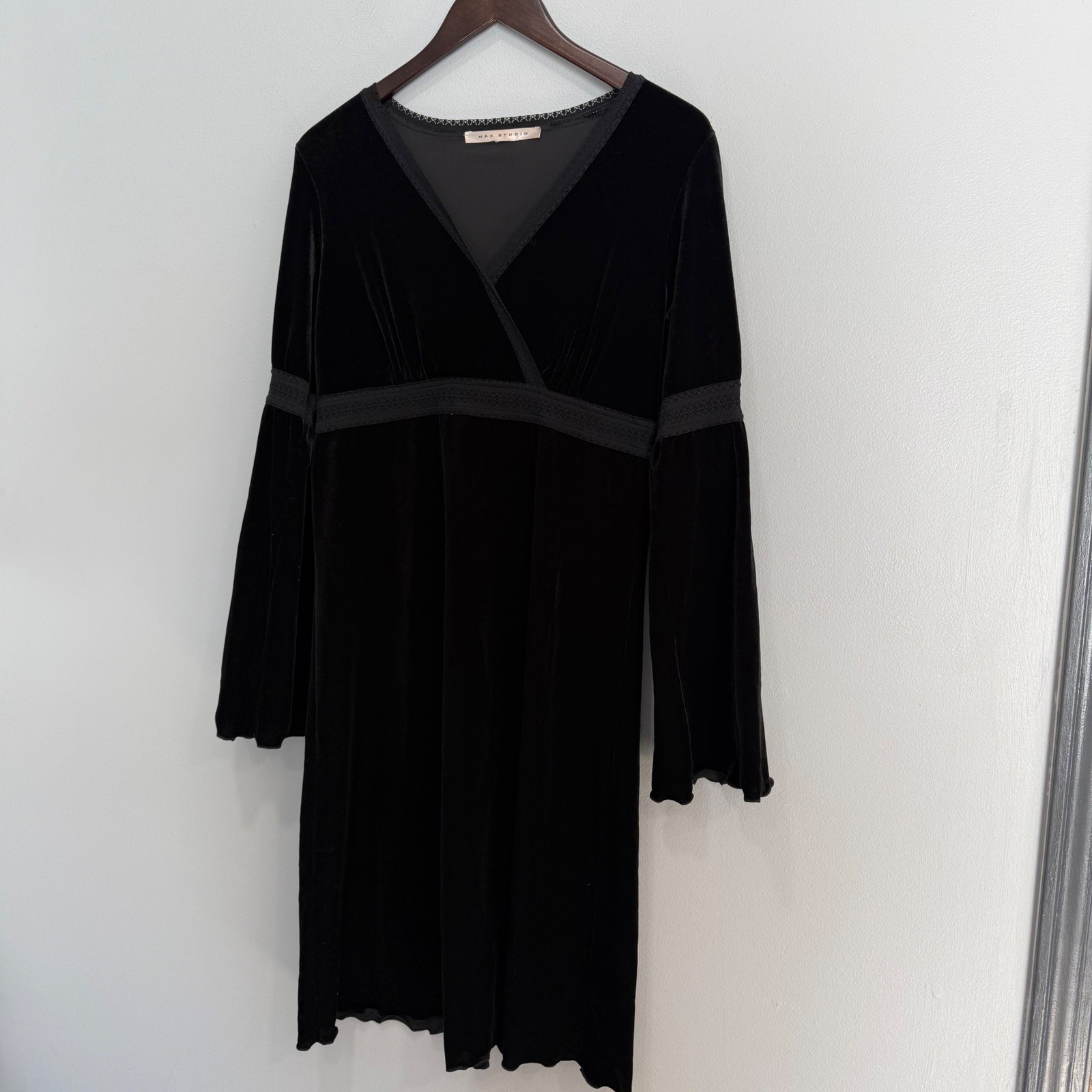 VTG Whimsigoth witch Black Velvet Bell Sleeve Lace Trim Empire Waist Mini Dress