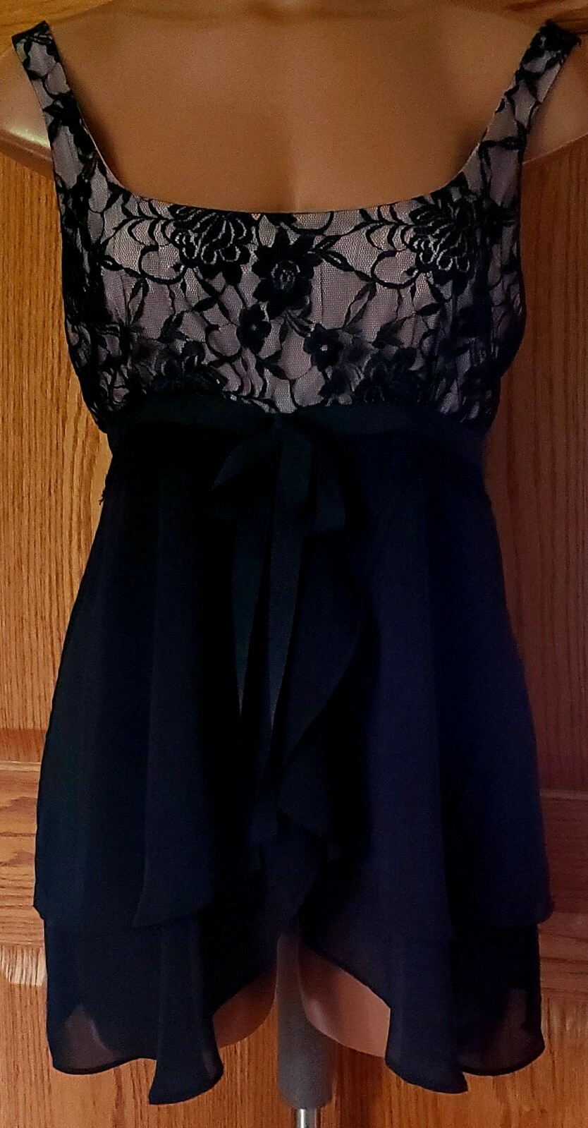 Bandolino Dress Black Lace Bodice & Multilayer Chiffon Skirt Scarf Hemline 8
