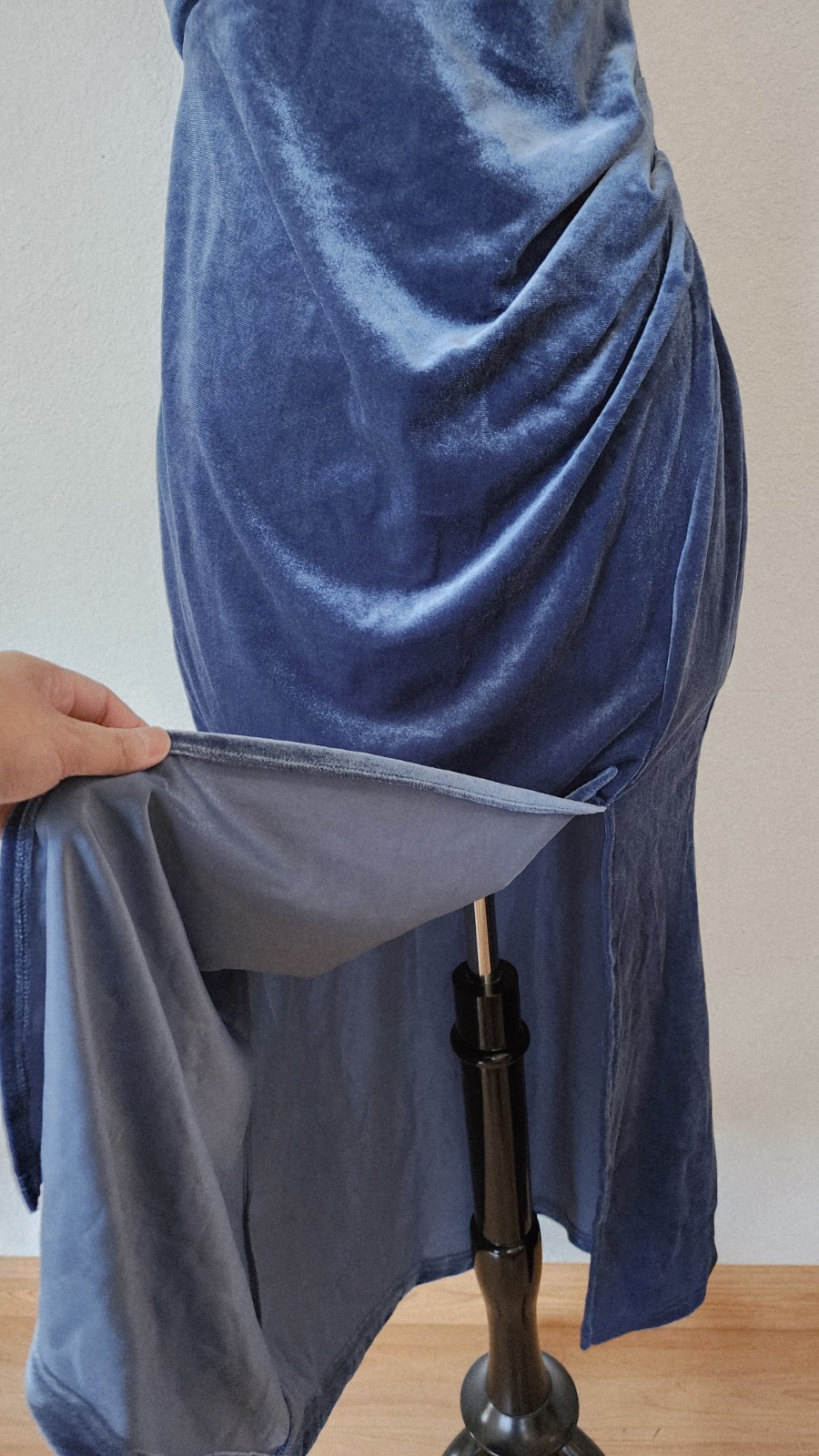 New Anthro Maxi Dress Size Medium Blue Velvet Bow Wedding Bridal Garden Classic