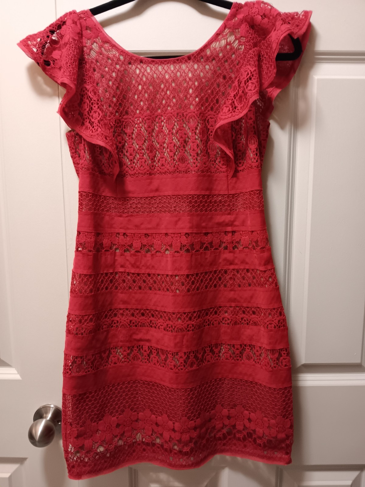 BCBGMAXAZRIA Women’s Red Lace Dress Size 0 Pre-owned Good Condition Pre-Owned