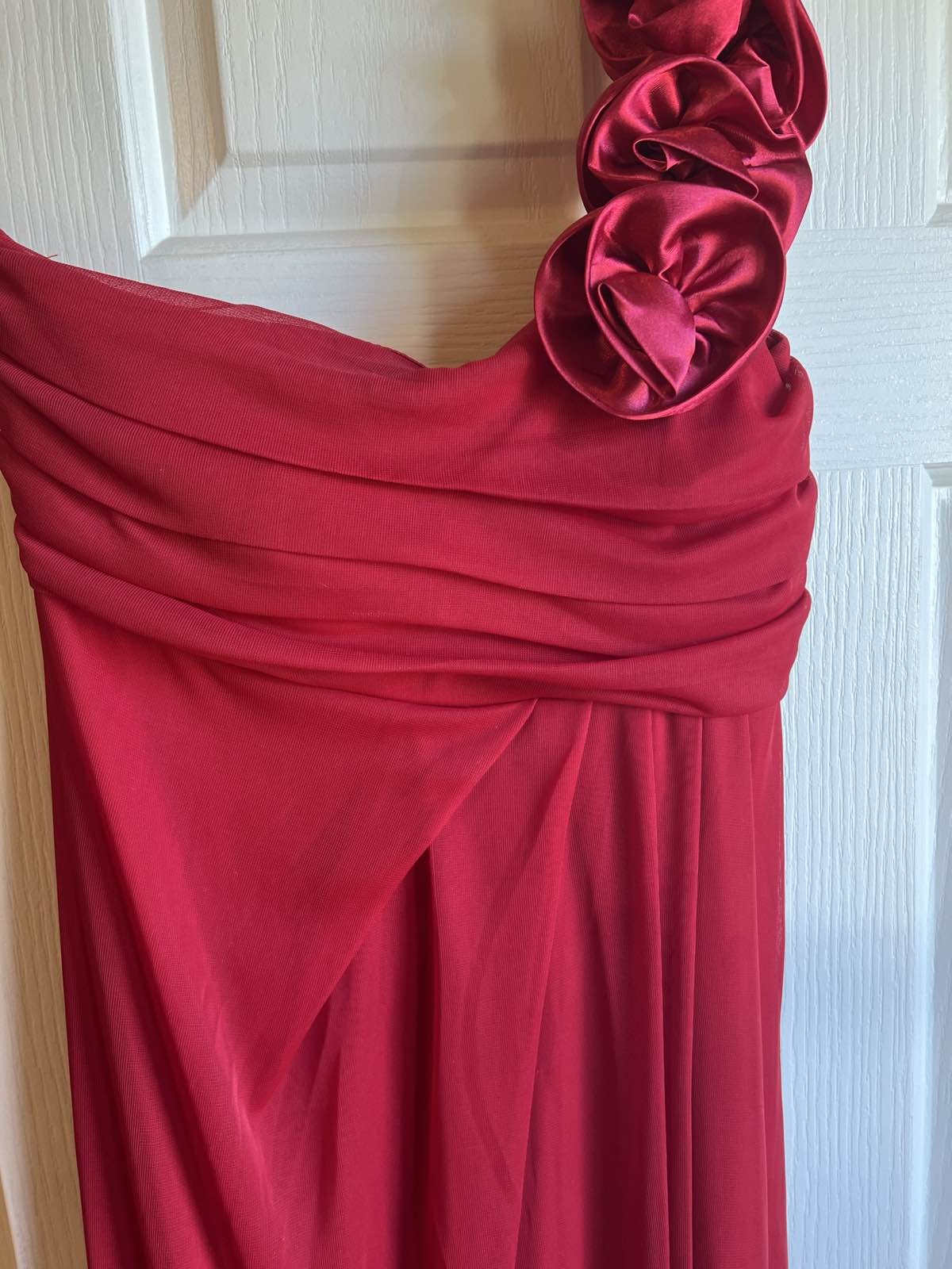 Eureka Red One Shoulder Ruched Rosette Maxi Prom Formal Dress Size Small