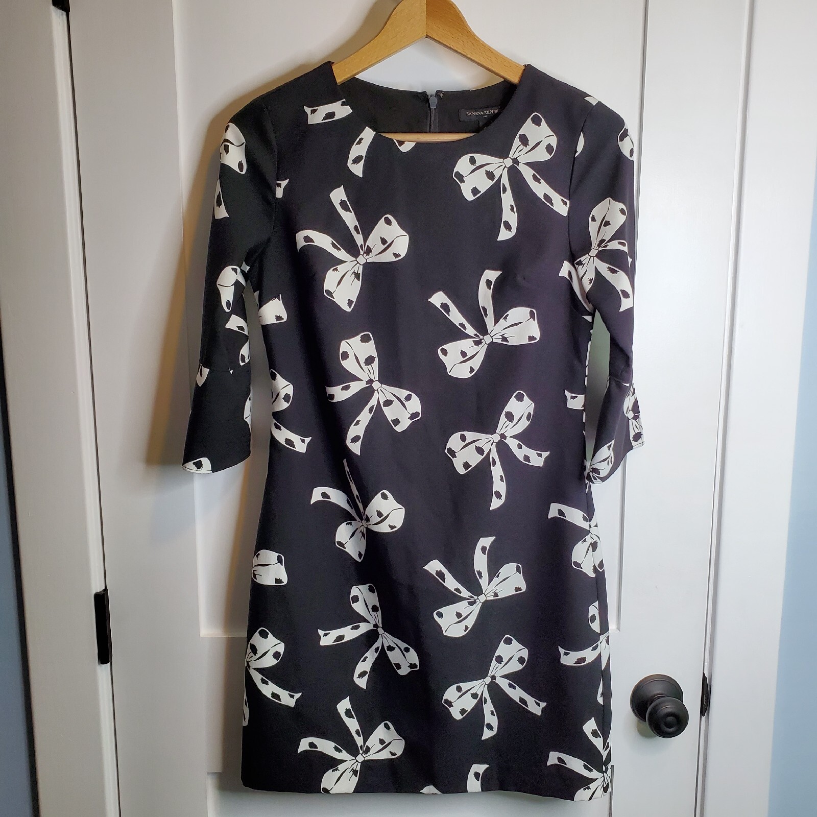 Banana Republic Dress 1960s Mad Men Black & White Bow Printed Shirt Dress Size 0