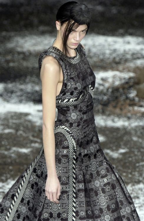 Alexander McQueen – “Scanners” Autumn/Winter 2003 Khakhama Brocade Silk Dress 40