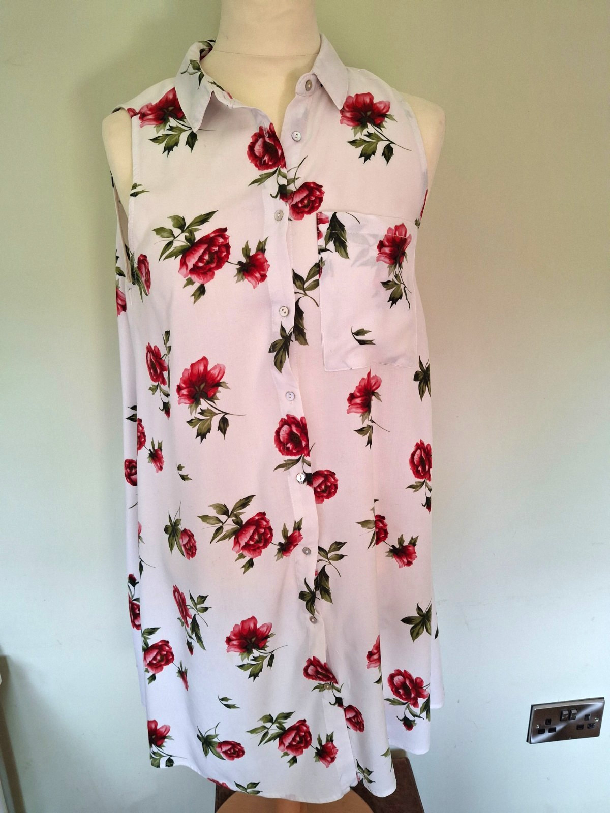 Stradivarius Floral Dress/Long Shirt UK 12 Pink Red Rose Sleeveless Button Front