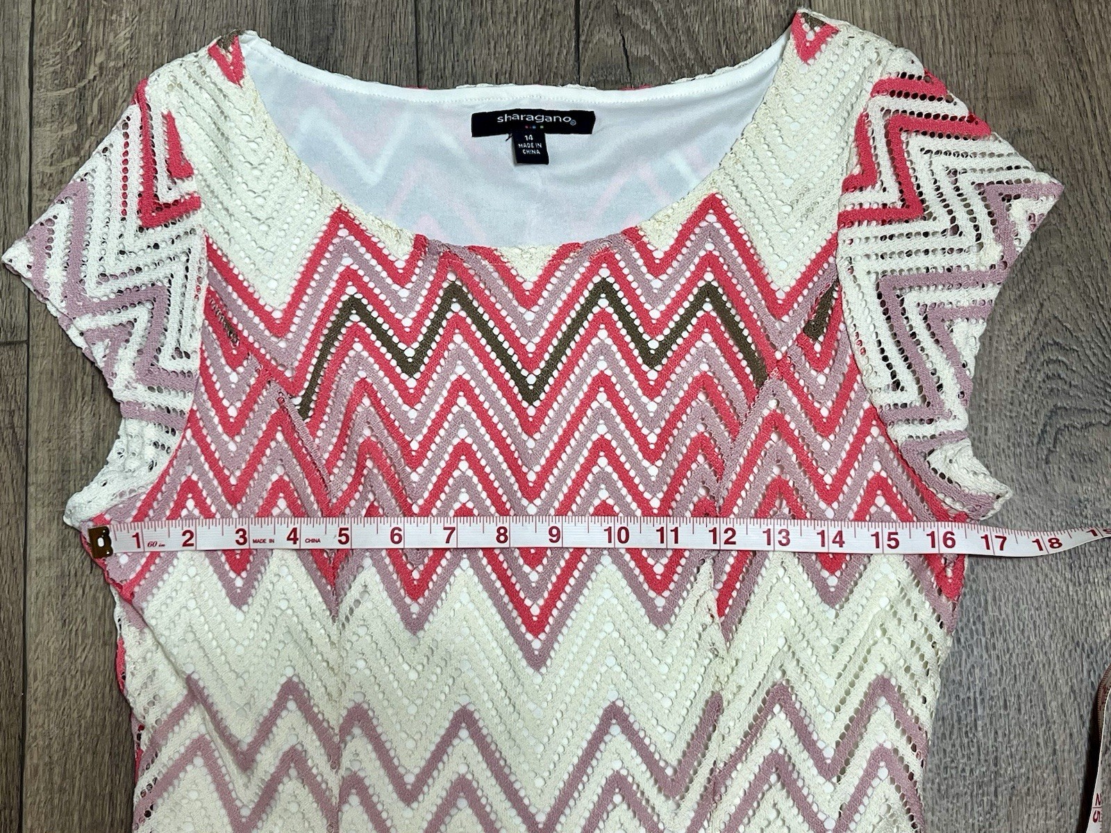 Vintage Y2K Sharagano Chevron Print Dress Size 14 Pink Cream Lined Lace Overlay