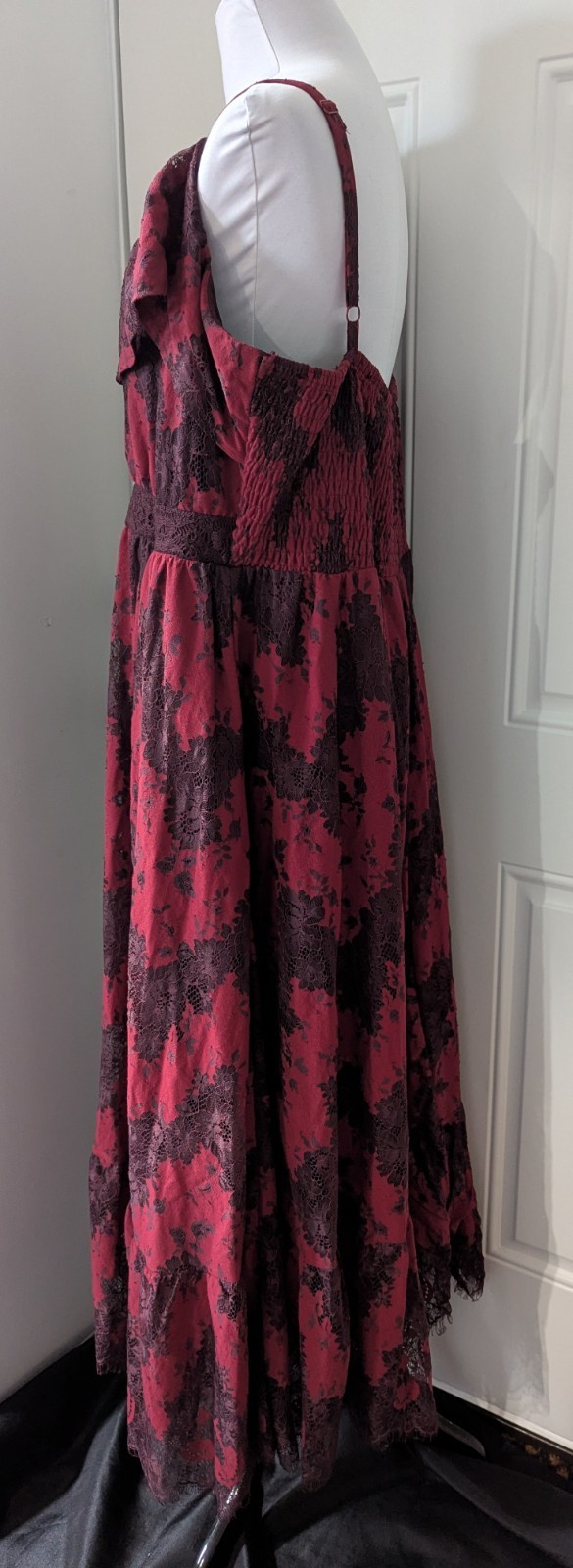 Torrid Dress Size 2 18/20 NWT Two Tone Lace Tiered Hem Dress In Rhubarb Pockets