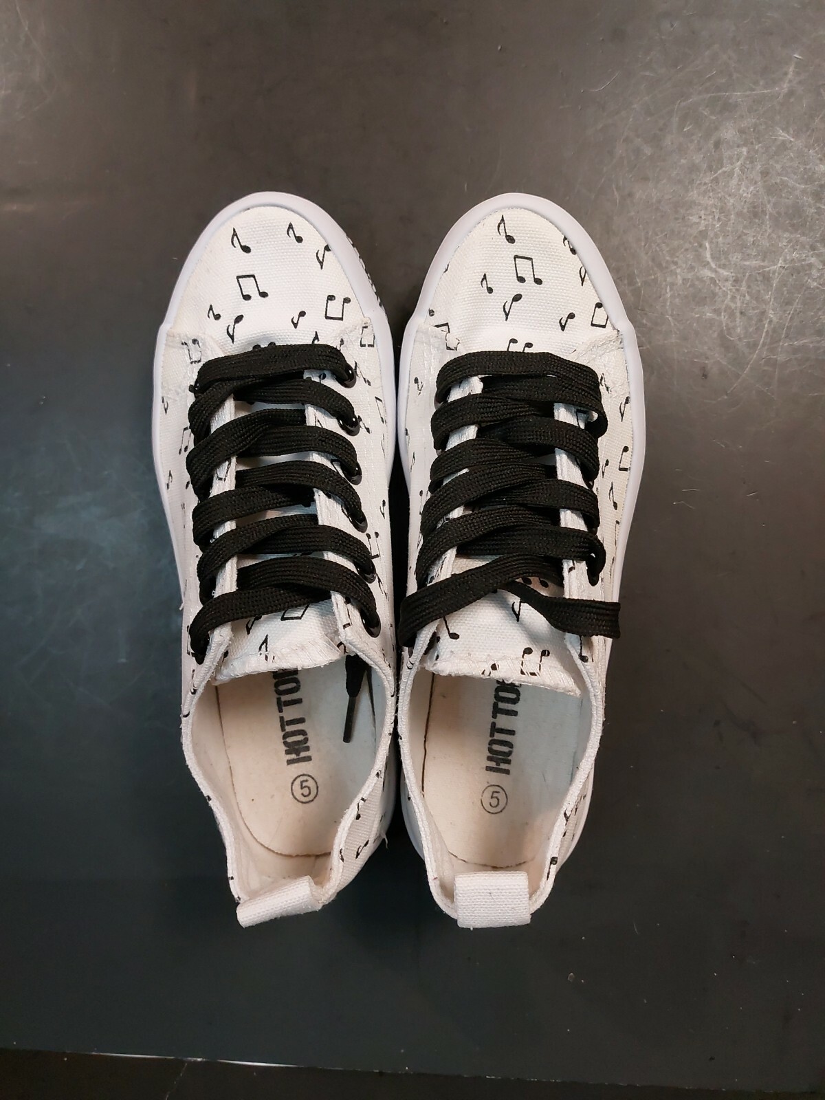 Hot Topic music note Shoes size 5 girls white black sneakers