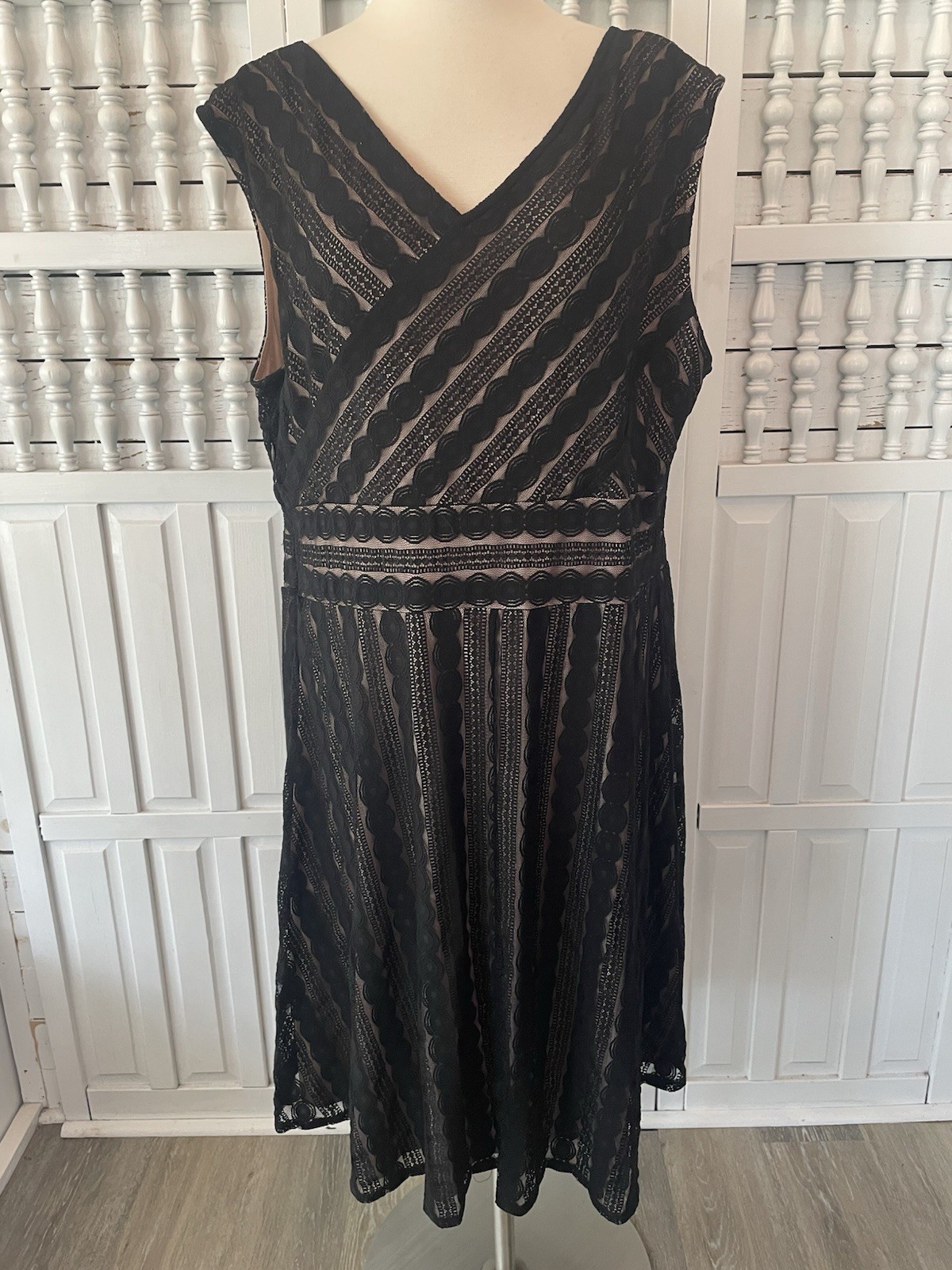 db established 1962 women’s plus 20 tan black lace A-line evening dress, b20