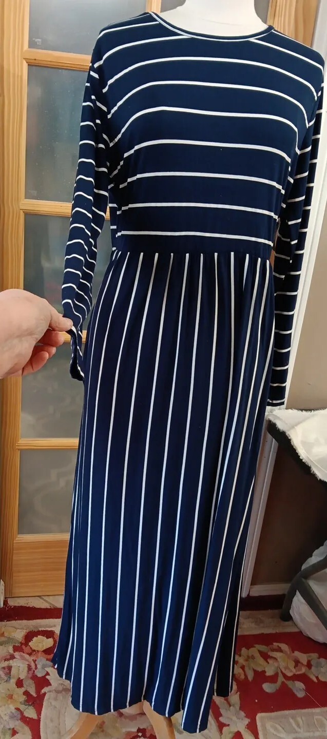 Striped Maxi Dress NWT Long Sleeved Hount Blue White Sz XL Soft Classic Beauty