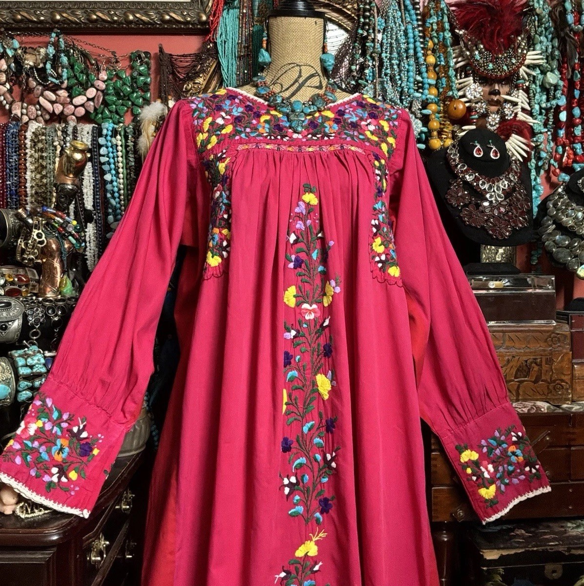 Beautiful VTG Long Sleeve Oaxaca Raspberry/Red Multi Colored Embroidered XL-XXL