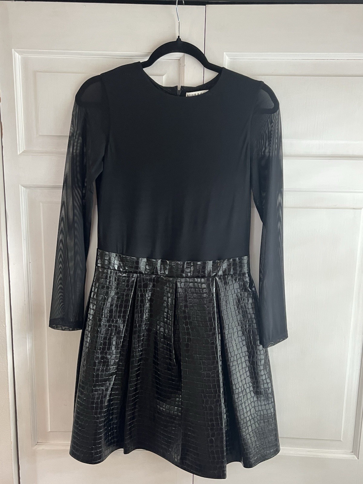 alice + olivia Black Sheer Mesh Long Sleeve Faux Leather Pleated Dress 8 🖤